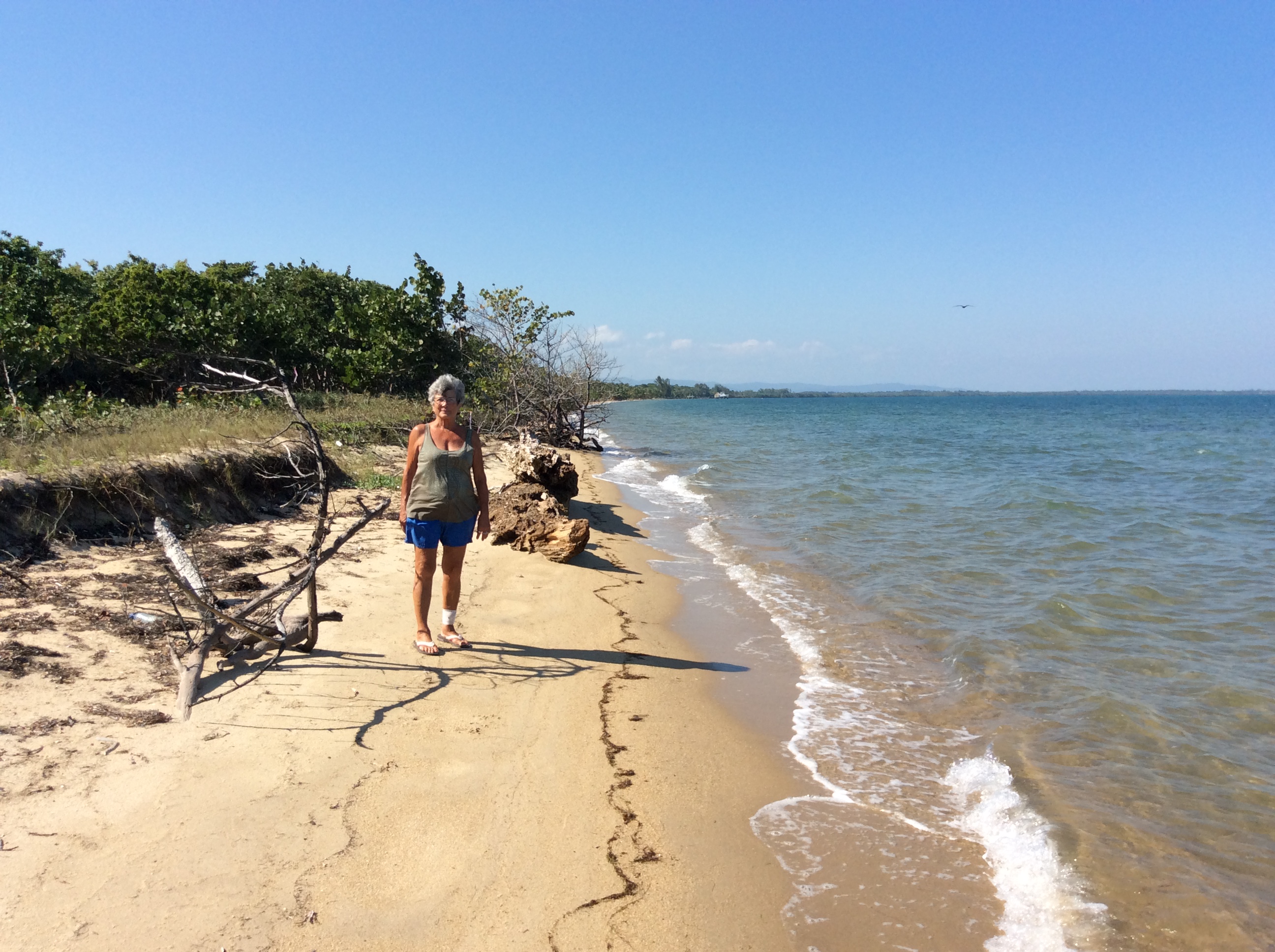 February 2015 - Strolling along the beautiful Mayacan beach!